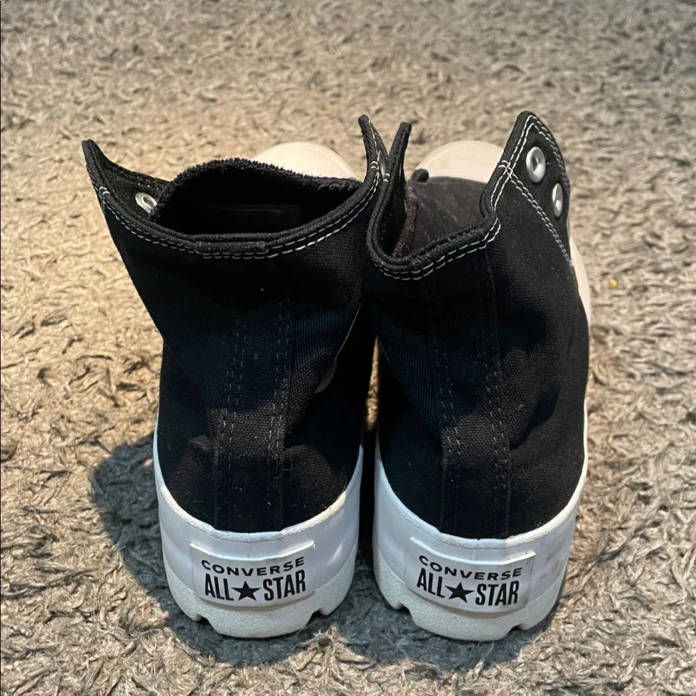 Converse Chuck Taylor platform